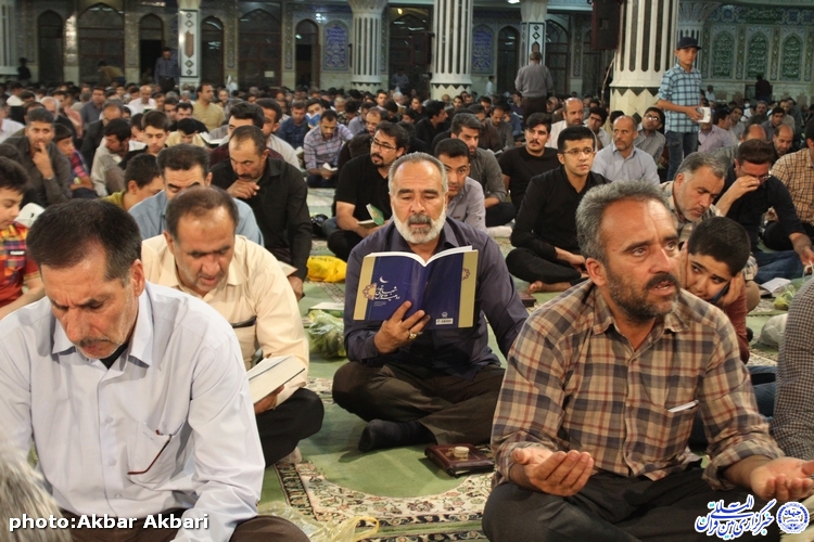 گزارش ایکنا از احیاء شب بیست و سوم ماه رمضان در مصلای شهرکرد