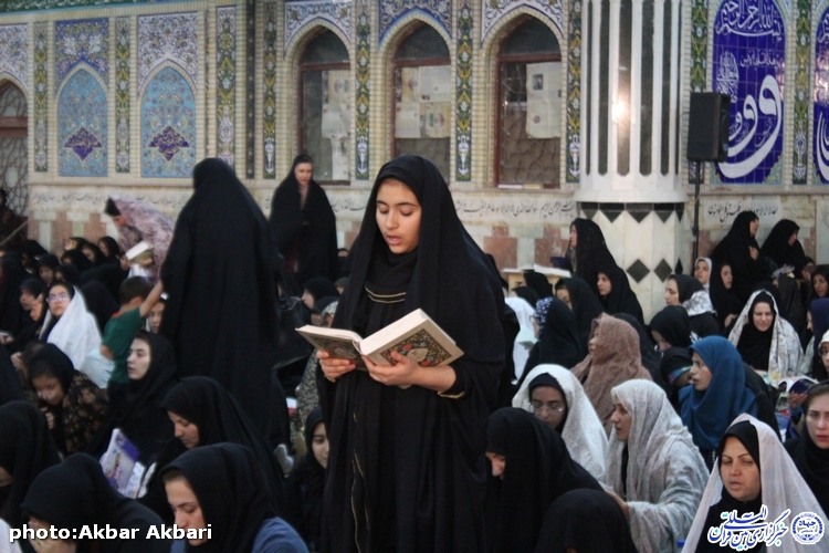 گزارش ایکنا از احیاء شب بیست و سوم ماه رمضان در مصلای شهرکرد