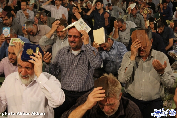 گزارش ایکنا از احیاء شب بیست و سوم ماه رمضان در مصلای شهرکرد