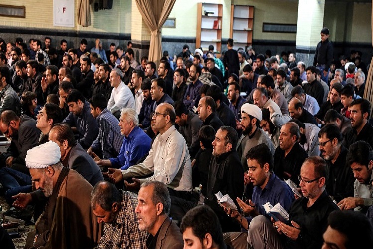 مراسم احیای شب بیست سوم ماه مبارک رمضان با حضور قاری مصری در سنندج