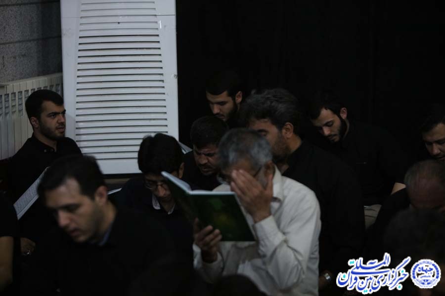 دوربین ایکنا روایتگر لحظات عاشقانه بنده و خالق +عکس