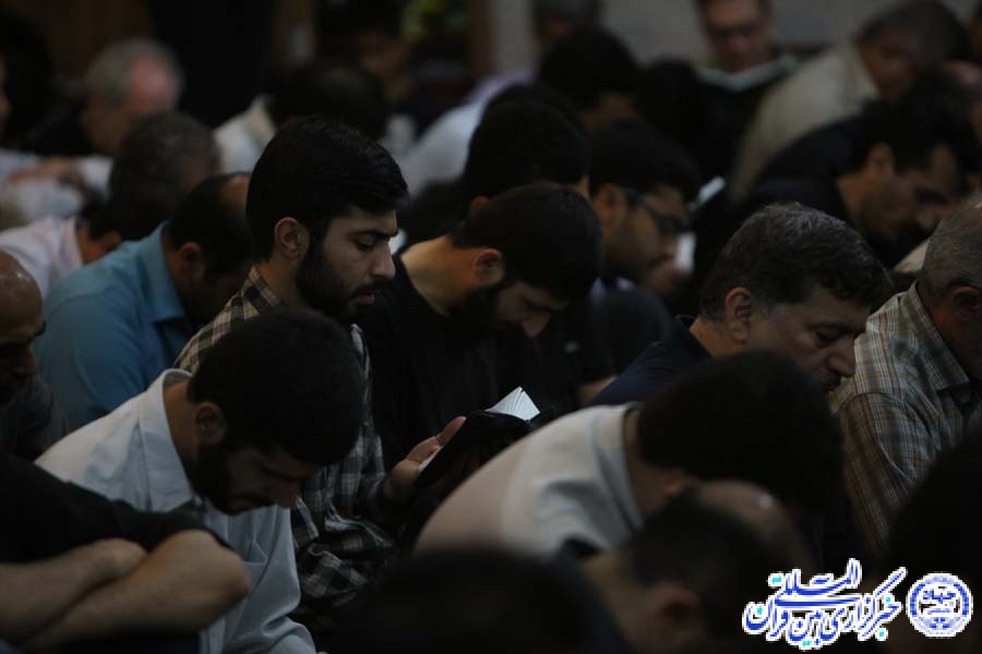دوربین ایکنا روایتگر لحظات عاشقانه بنده و خالق +عکس