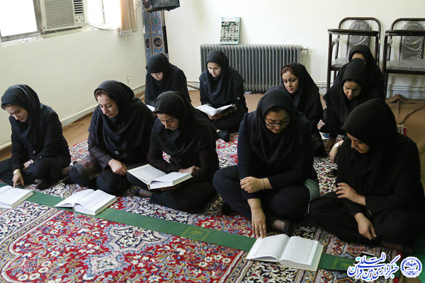 برگزاری محفل «انس با قرآن» در جهاددانشگاهی یزد