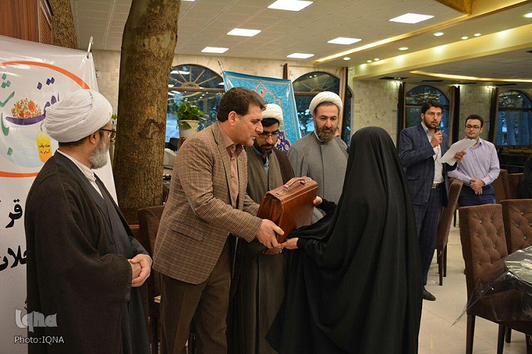 جلسه هم اندیشی قرآنیان محلات برگزار شد
