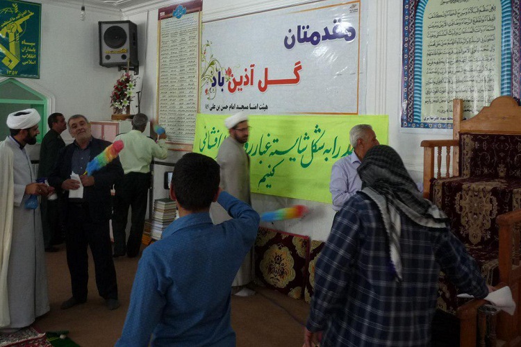 تصاویری از غبارروبی مساجد در زابل