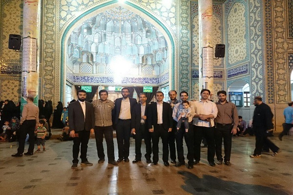 حضور مربیان و مسئولان جامعةالقرآن در غبارروبی آستان عبدالعظیم حسنی(ع)