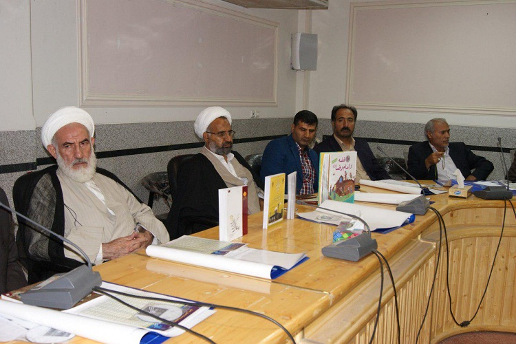 تصاویری از نشست هم‌اندیشی هفتمین جشنواره کتابخوانی رضوی در زاهدان