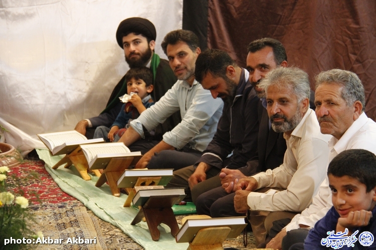 محفل انس با قرآن در سورشجان/گزارش تصویری