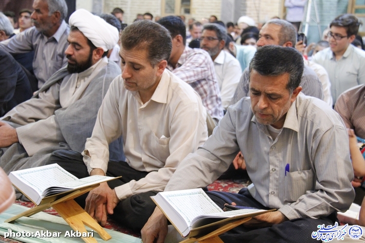 محفل انس با قرآن در سورشجان/گزارش تصویری