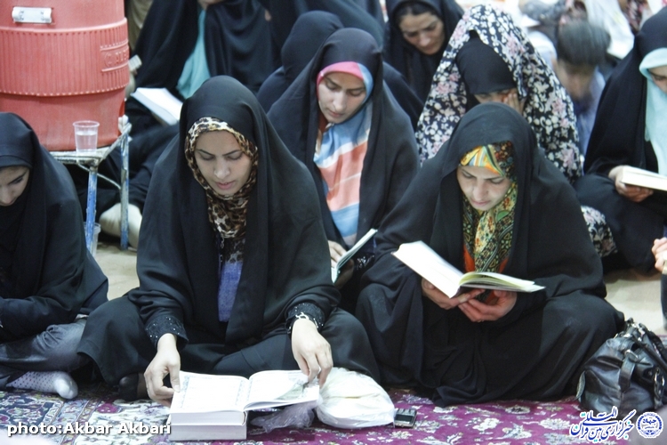 محفل انس با قرآن در سورشجان/گزارش تصویری