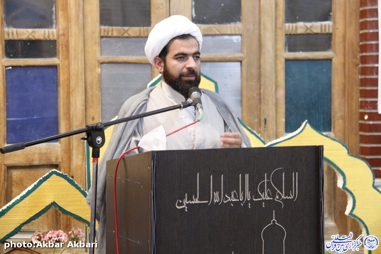 محفل انس با قرآن در سورشجان/گزارش تصویری