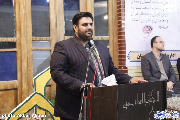 محفل انس با قرآن در سورشجان/گزارش تصویری
