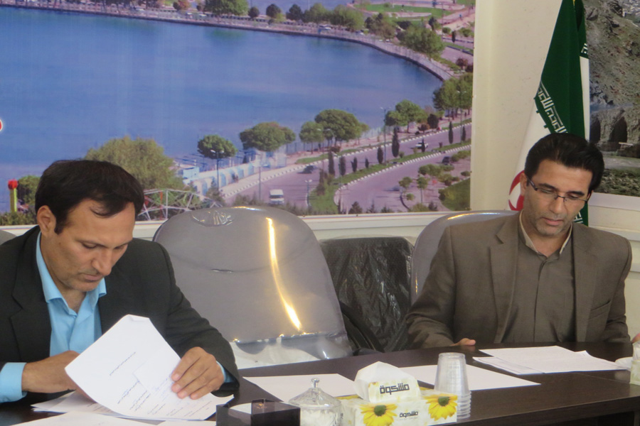 گزارش تصویری جلسه کمیسیون عمومی قرآن آموزش و پرورش لرستان