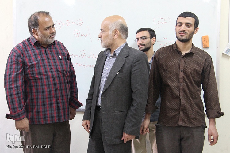 رئیس جهاد دانشگاهی استان مرکزی از دوره آمادگی طرح دانشجو معلم قرآن بازدید کرد