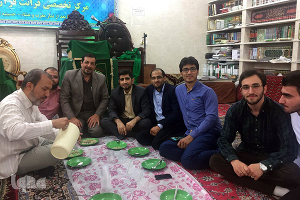جلسه پیشکسوت قرانی «سیدمحمدرضا محمدی» باحضور اساتید و قاریان جوان