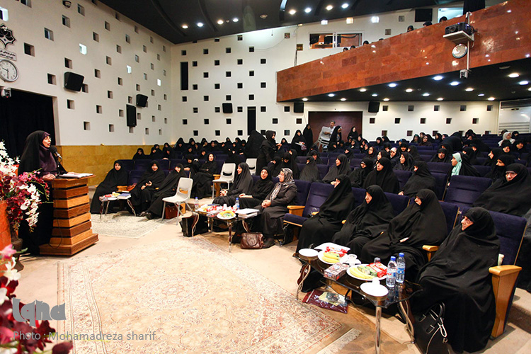 بزرگداشت بانو امین در اصفهان با حضور فرهیختگان اسلامی برگزار شد