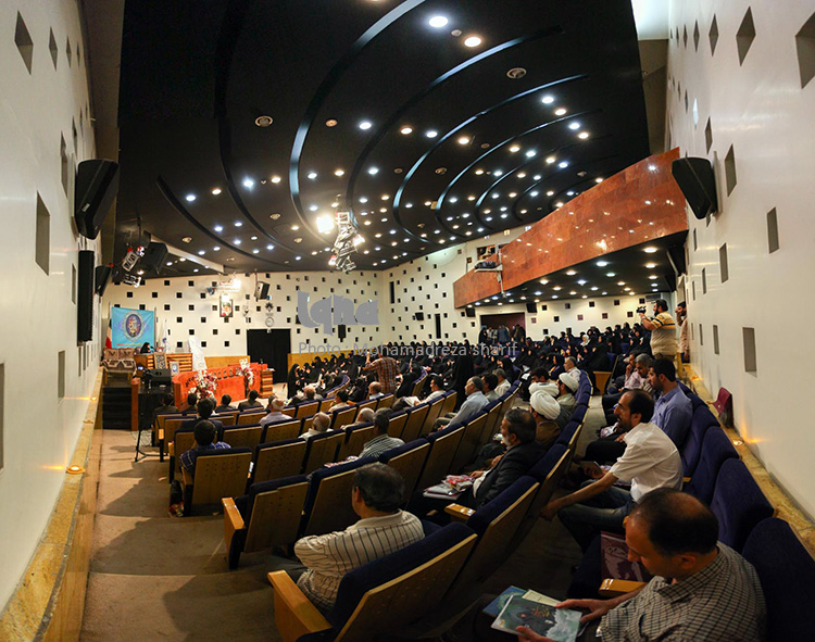 بزرگداشت بانو امین در اصفهان با حضور فرهیختگان اسلامی برگزار شد