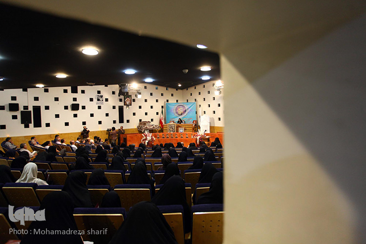 بزرگداشت بانو امین در اصفهان با حضور فرهیختگان اسلامی برگزار شد