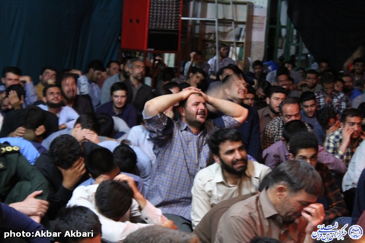 اجتماع مدافعان حرم در مسجدالرضا شهرکرد