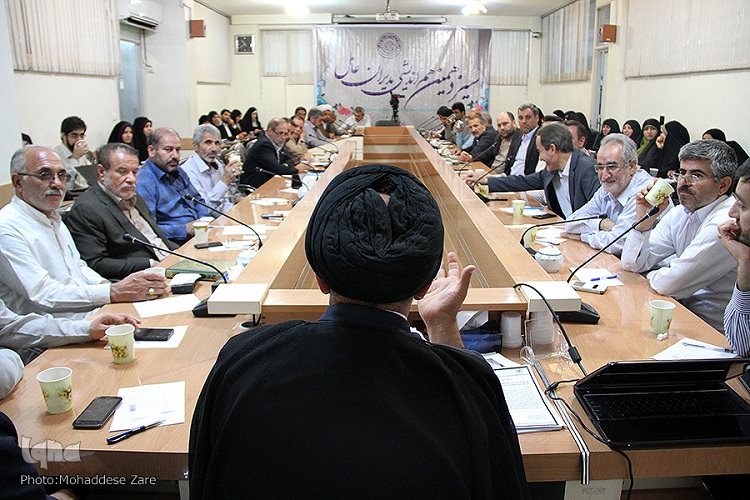 سیزدهمین هم‌اندیشی مدیران عامل مؤسسات قرآنی ـ مردمی کشور برگزار شد