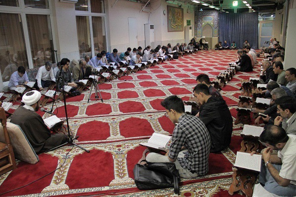 محفل هفتگی انس با قرآن در وین