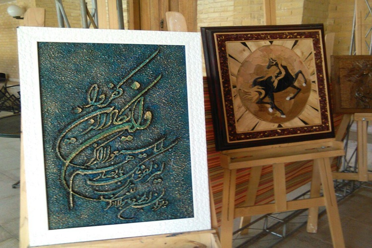 برگزاری نمایشگاه صنایع دستی خمین در بیت تاریخی امام راحل(ره)