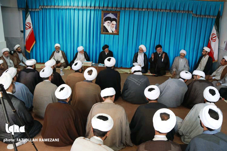 دیدار نماینده ولی‌فقیه در خراسان‌جنوبی با جمعی از روحانیون و ائمه جمعه استان
