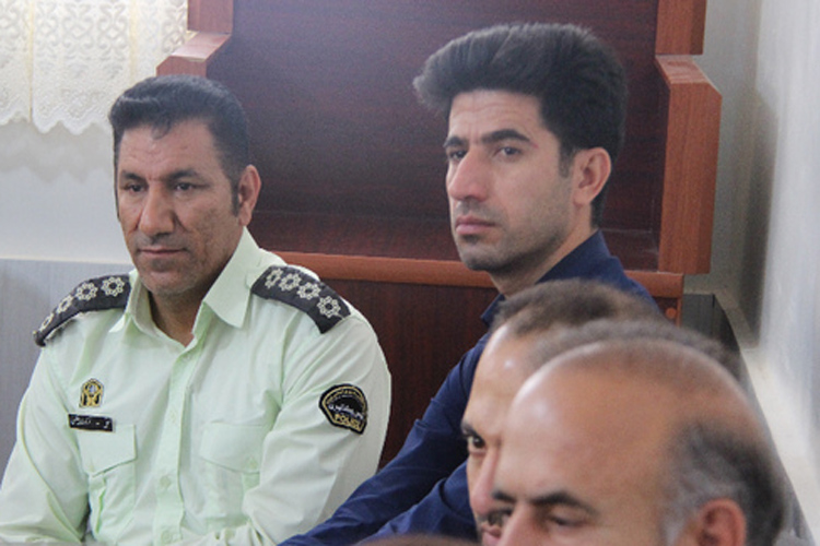 دیدار کارکنان دادگستری کوهدشت با خانواده شهید مدافع حرم