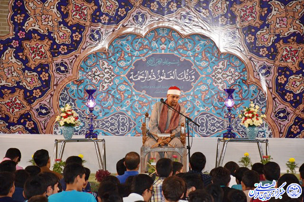 عکس/تلاوت «احمدشحات احمدسید» در جمع معتکفان یزدی