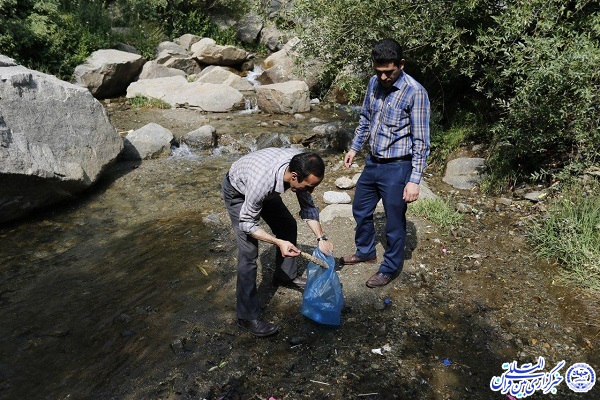پاکسازی محیط گنجنامه از زباله های پلاستیکی