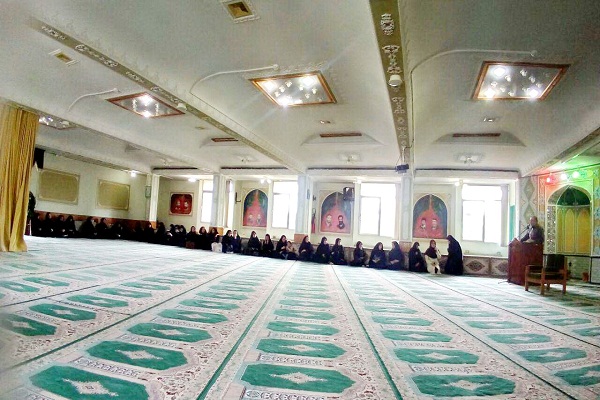 حجاب حق‌الله است/ اومانیسم جریانی با هدف ابتذل خانواده‌ها