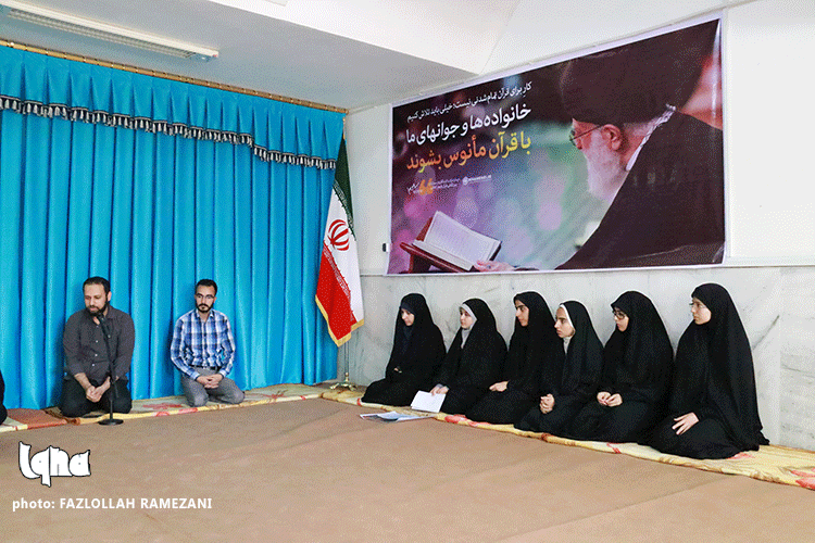 دیدار نماینده ولی فقیه خراسان‌جنوبی با عوامل یاواره شهدای زن مجاهد
