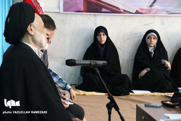 دیدار نماینده ولی فقیه خراسان‌جنوبی با عوامل یاواره شهدای زن مجاهد
