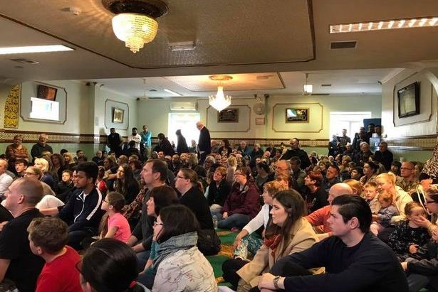 برنامه «از یک مسلمان بپرسید» در مساجد «تسساید» انگلیس