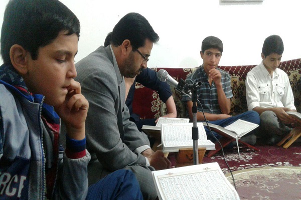 حضور قرآن‌آموزان مؤسسه آل یاسین سجاس در محفل قرآنی