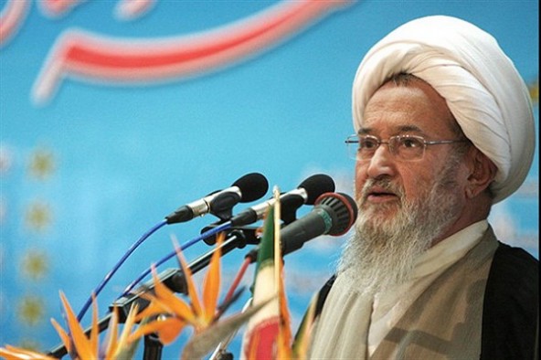 ایستادگی در پای پرچم ولایت و امامت، وصیت دائمی شهیدان و ایثارگران است