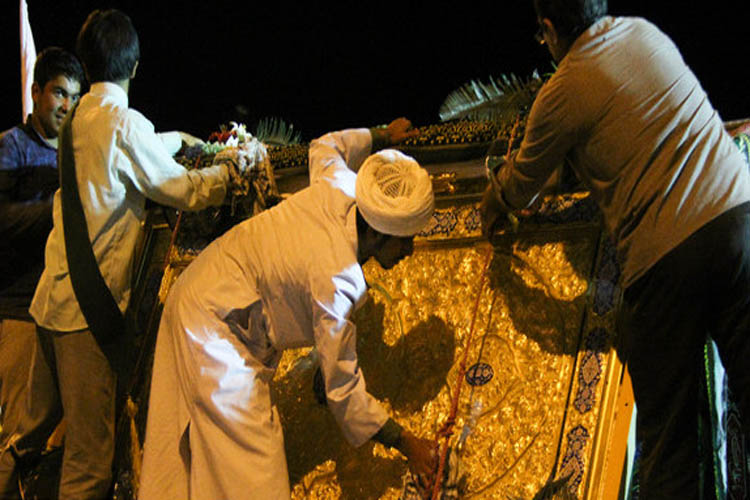 گزارش تصویری استقبال مردم کوهدشت از درب حرمین عسگریین