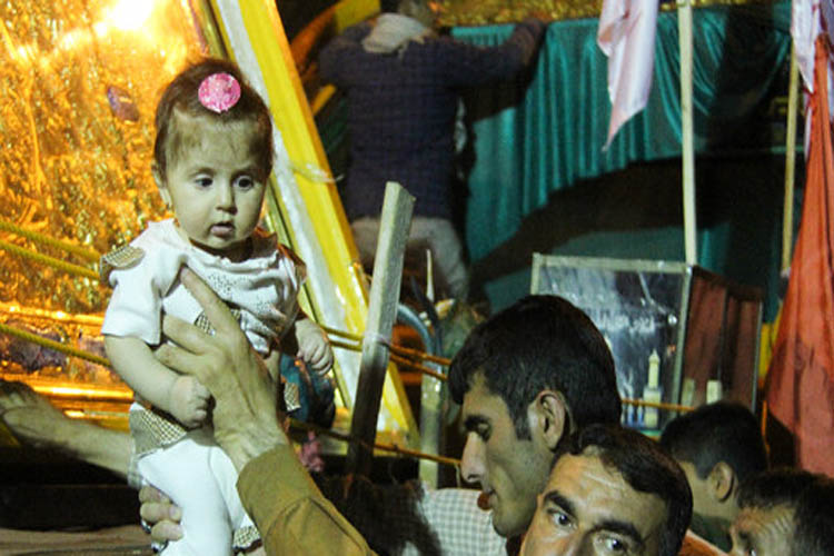گزارش تصویری استقبال مردم کوهدشت از درب حرمین عسگریین