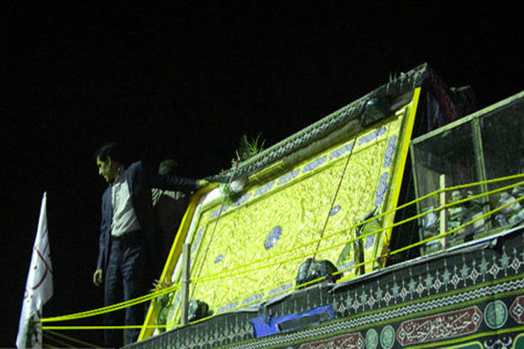 گزارش تصویری استقبال مردم کوهدشت از درب حرمین عسگریین