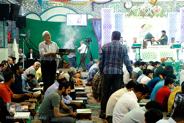 اختتامیه 30 شب جزءخوانی حسینیه کربلاییها با سکه طلا+صوت وعکس