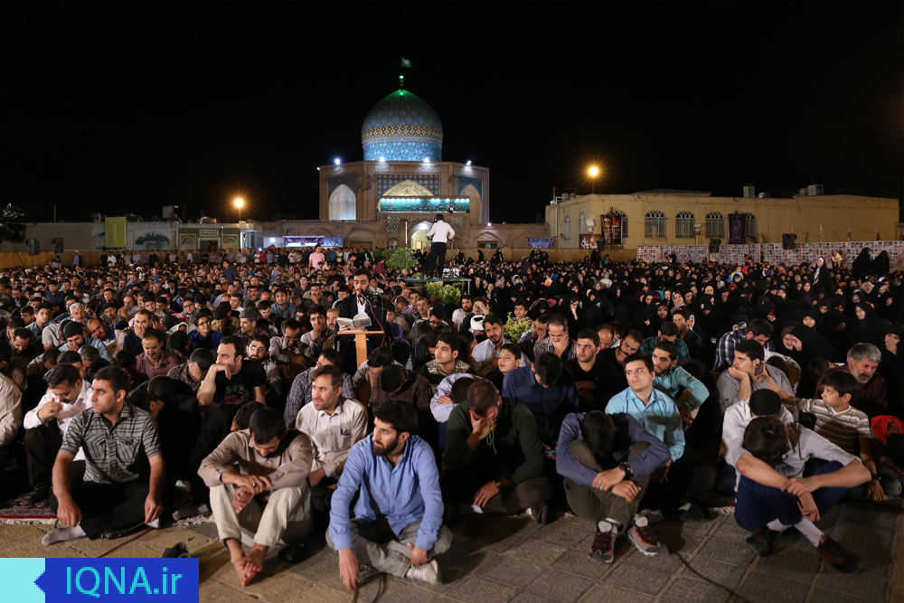 وداع با ماه میهمانی خدا در کنار گلزار شهدای قزوین