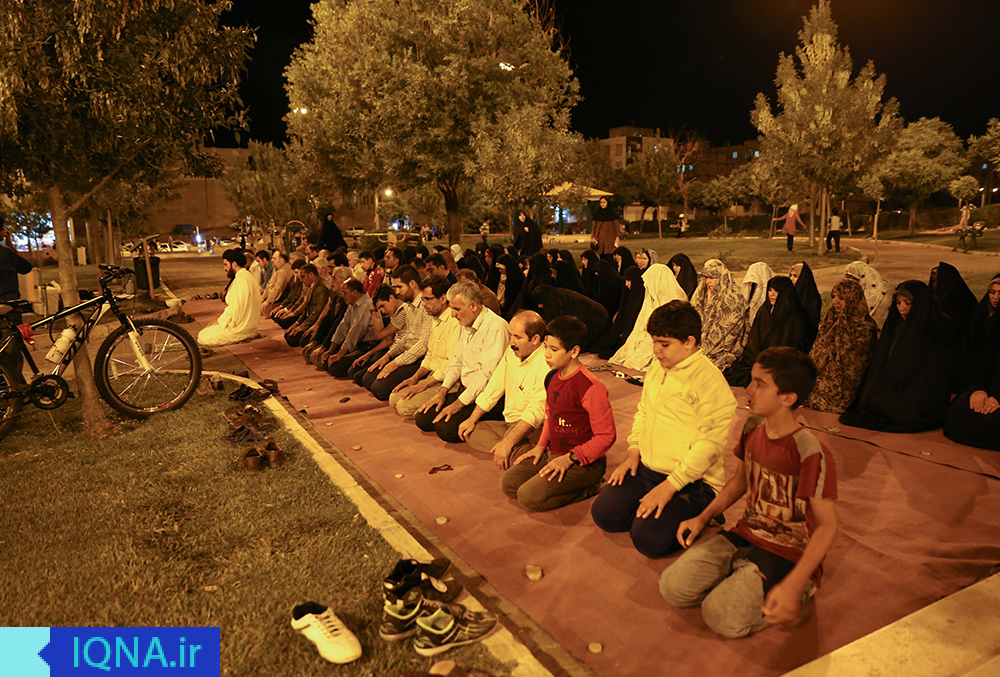 آخرین شب ماه رمضان در بوستان‌های شهر