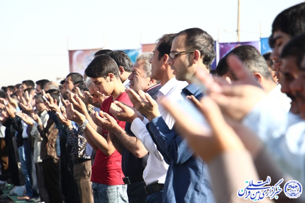 اقامه نماز عید فطر در مصلی امام خمینی(ره)