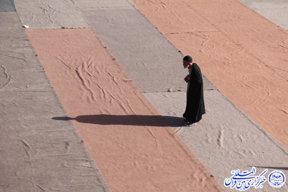 اقامه نماز عید فطر در مصلی امام خمینی(ره)