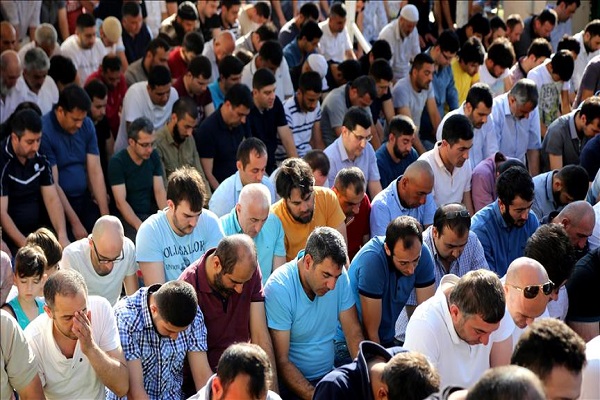 اقامه نماز عید فطر در جمهوری آذربایجان و چین