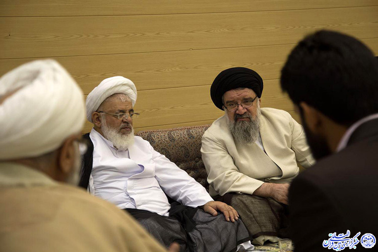 عکس/دیدار امام جمعه موقت تهران با نماینده ولی فقیه در استان یزد