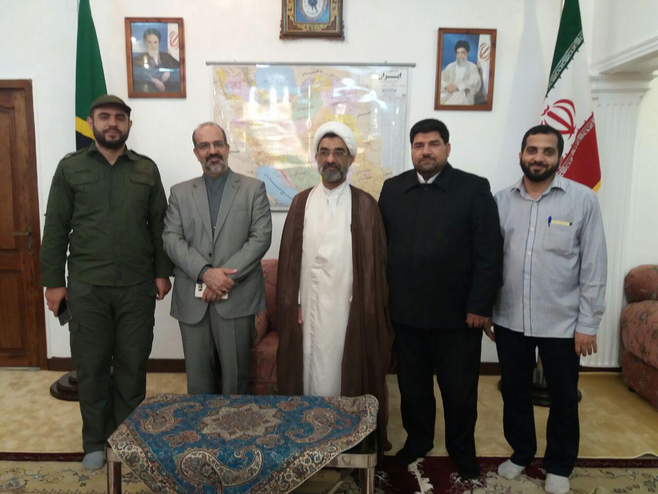 وقتی عاشقان هشتمین خورشید سر از پا نمی‌شناسند/ خادمان رضوی در قلب آفریقا + عکس