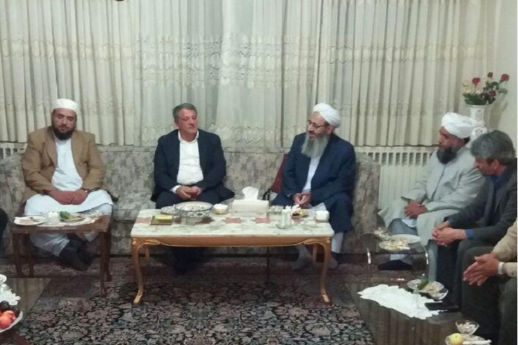 مولوی عبدالحمید با خانواده آیت‌الله هاشمی رفسنجانی دیدار کرد