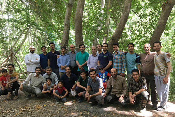 اردوی دسته جمعی اعضای جلسه تلاوت کلام وحی در کنار سعید بیژنی اردوی دسته جمعی اعضای جلسه تلاوت کلام وحی در کنار سعید بیژنی