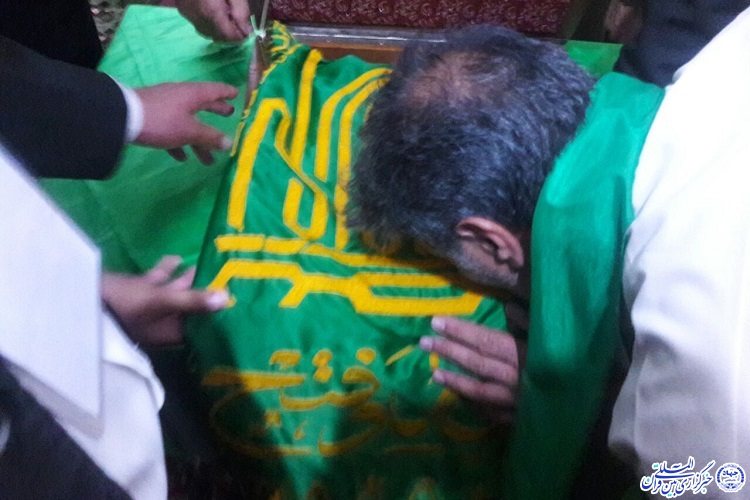 حضور خادمان حرم مطهر رضوی در مسجد سادات کرناچی